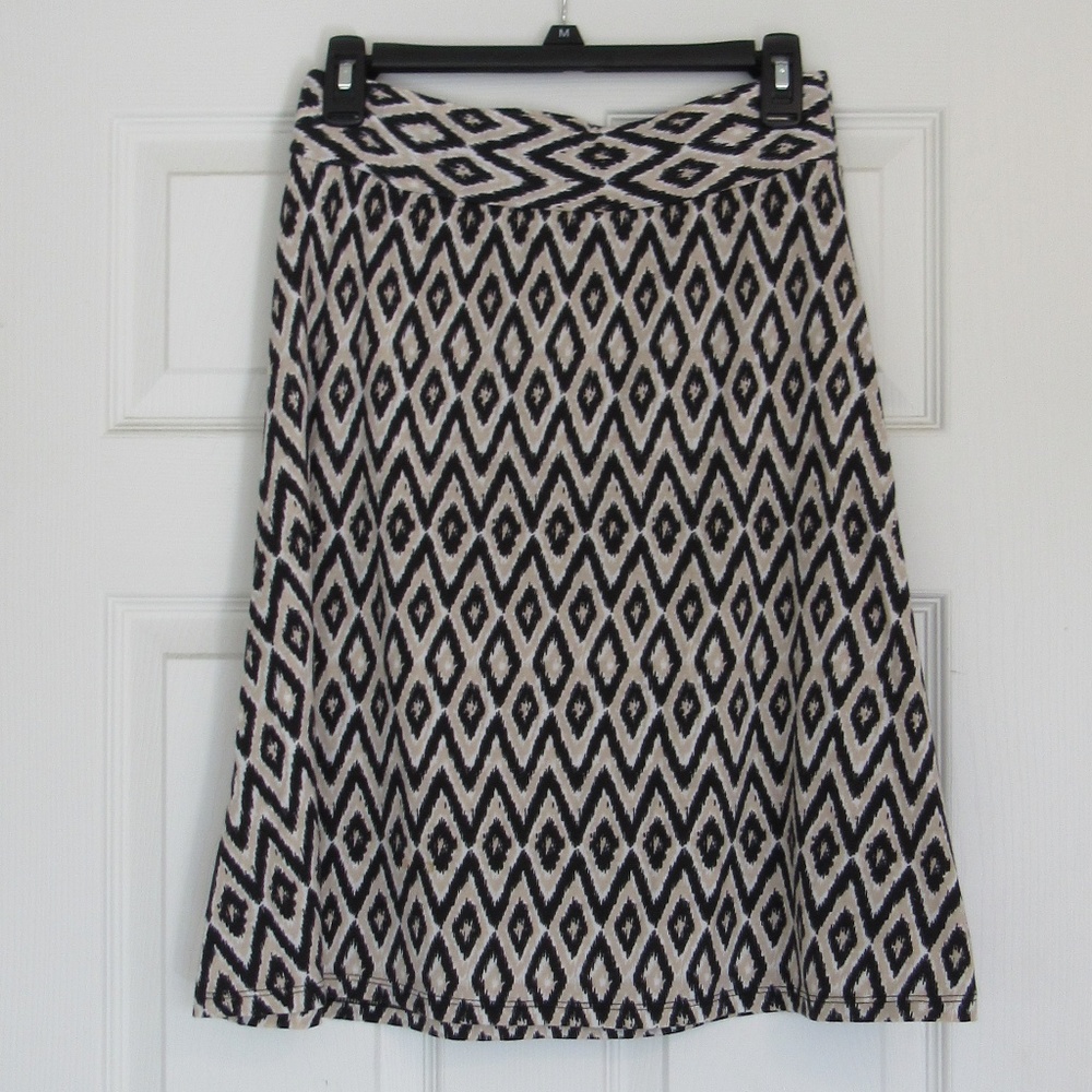 Diamond pattern skirt